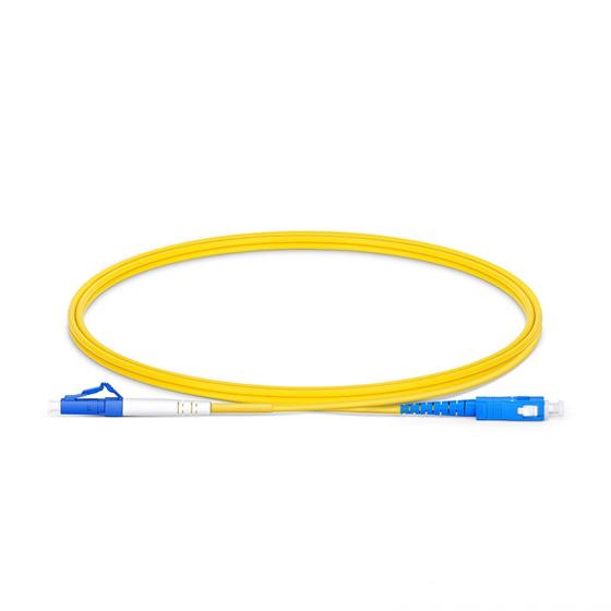 1m (3ft) Jarretière Optique LC UPC vers SC APC Simplex OS2 Monomode PVC (OFNR) 2,0mm